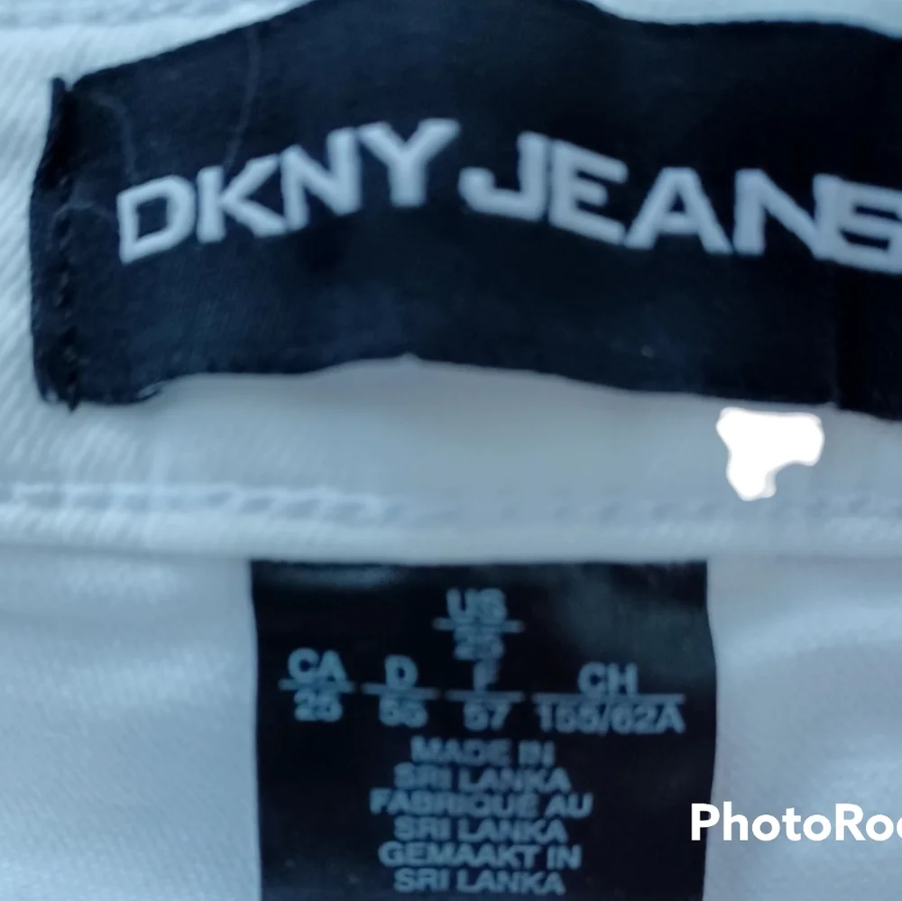 NWT, DKNY White Stretch Jeans - Picture 6 of 6